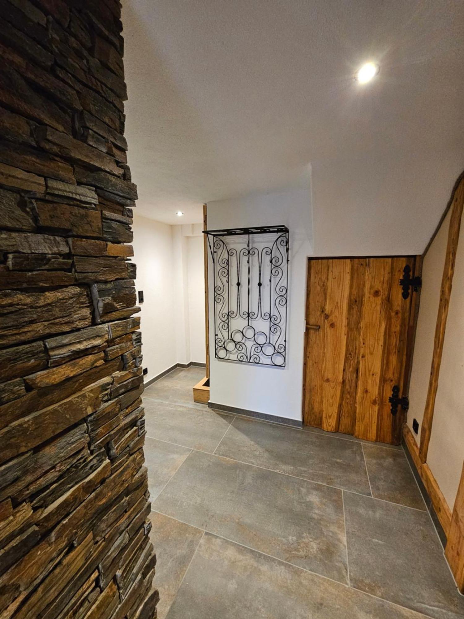 Hofis Gaestehaus *