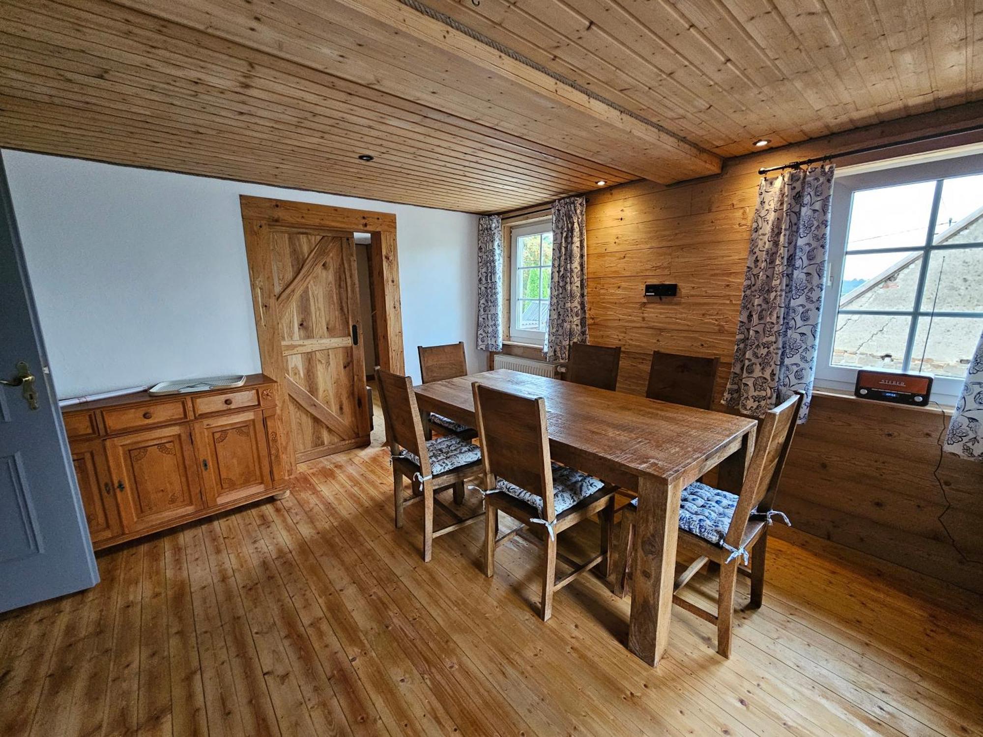 Hofis Gaestehaus Meuspath