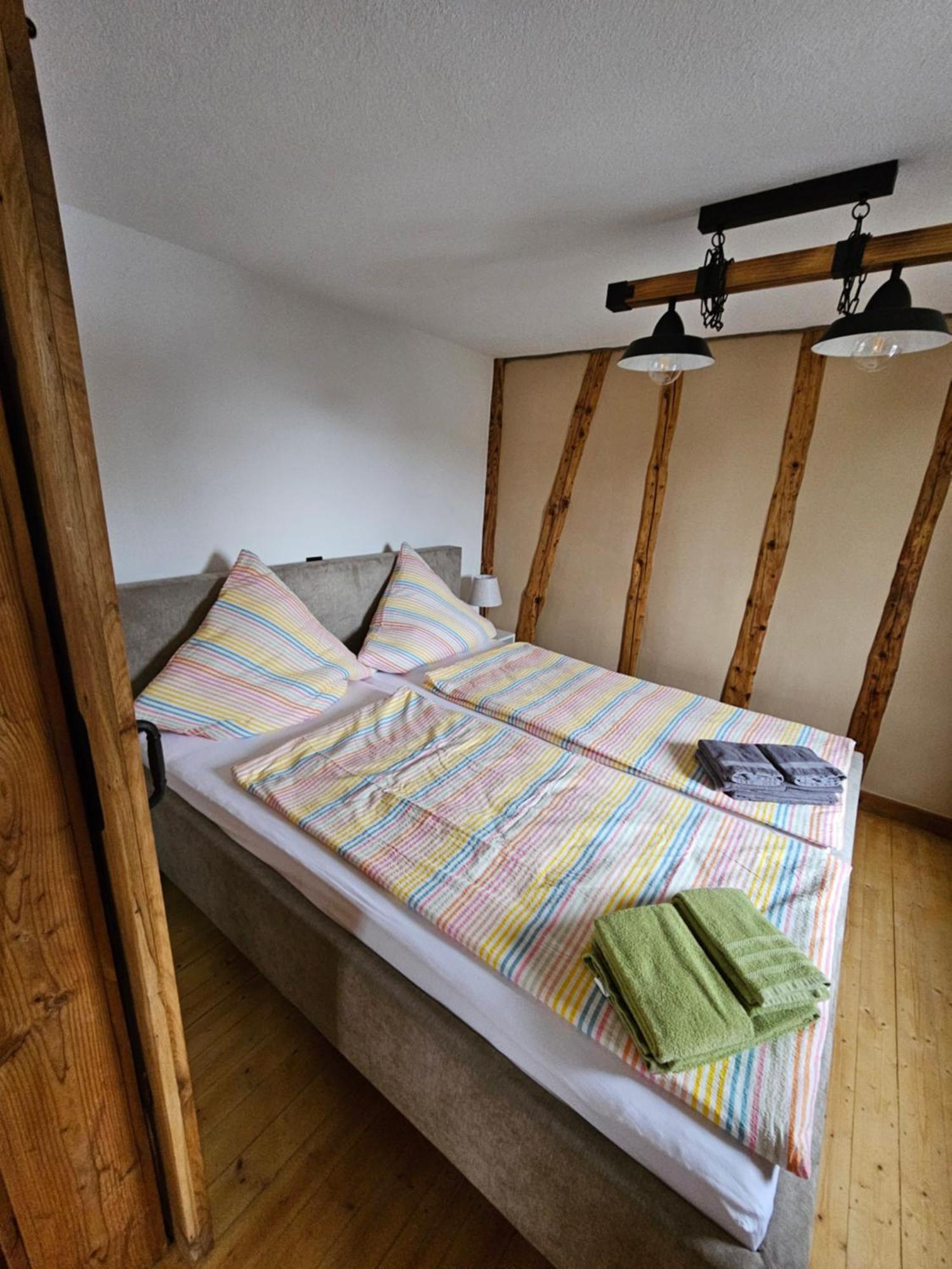 Hofis Gaestehaus Apartment