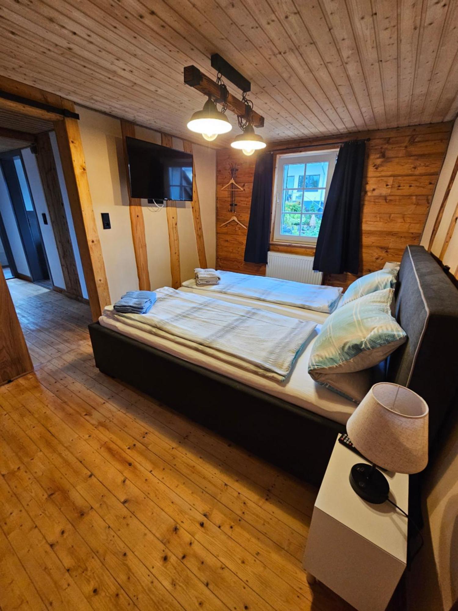 Hofis Gaestehaus *